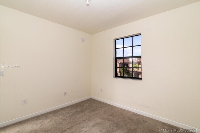 Building Photo - 3376 SE 1st St