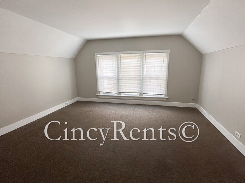 Building Photo - 2217 Feldman Ave