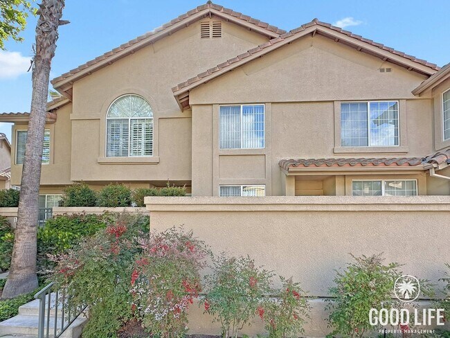 Building Photo - Fully Renovated 2BD/2.5BA in Aliso Viejo | Fireplace, Private Patio, Pool/Spa & Attached Garage
