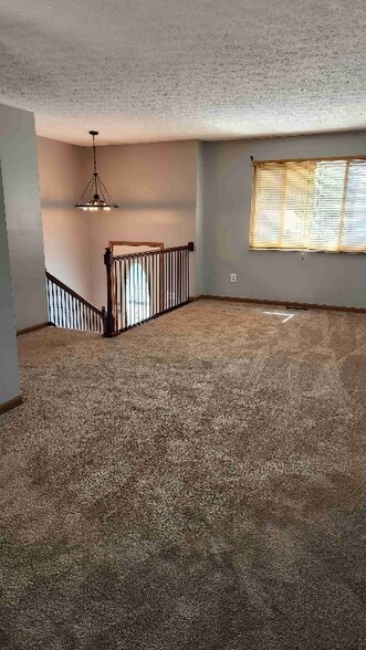 Building Photo - 620 Mistletoe Ct