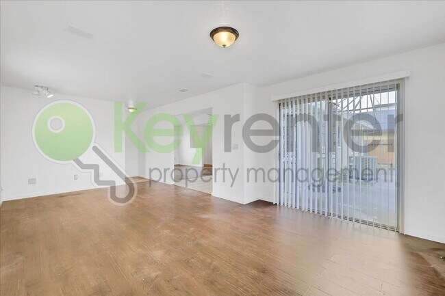 Building Photo - 10 Dempster Ct