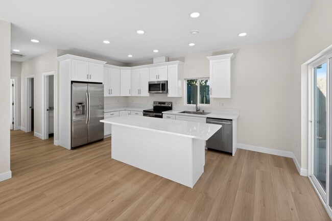 Building Photo - 8090 Flanders Dr