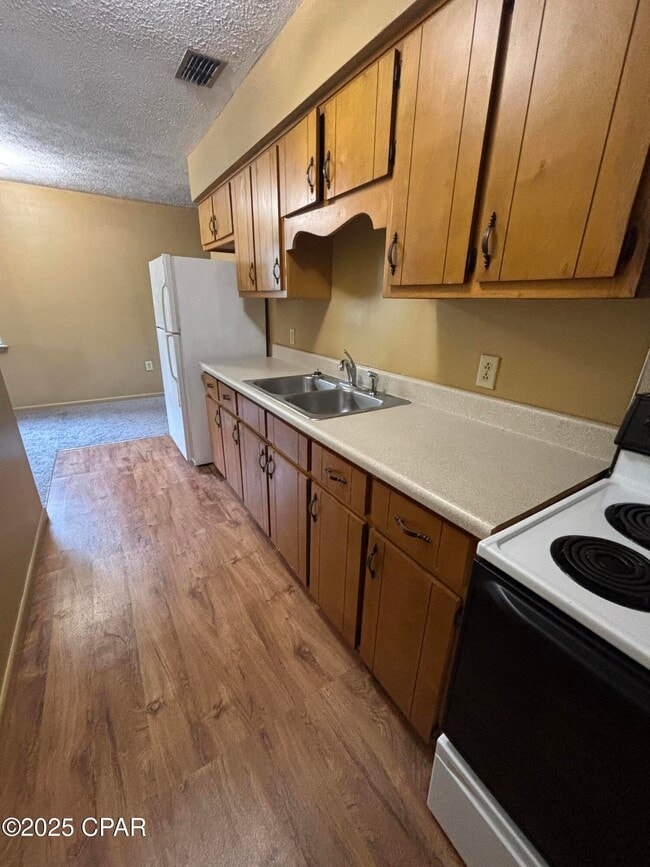 Building Photo - 2719 E 8th St