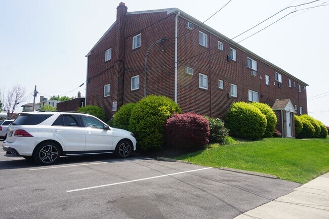 Floorplan - Llanerch Place Apartments