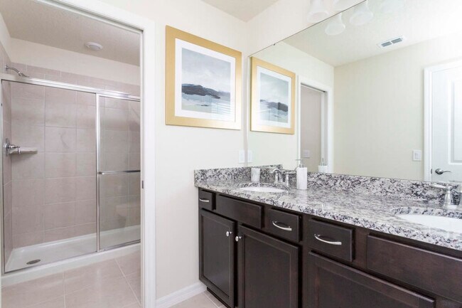 Building Photo - 3413 Lilac Wy