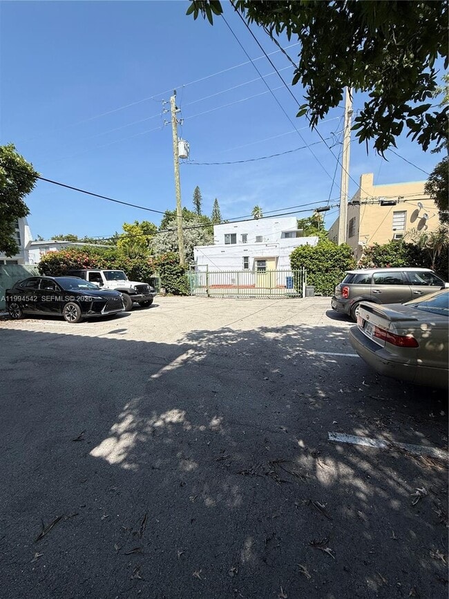 Building Photo - 601 Michigan Ave