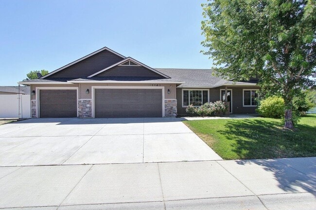 Primary Photo - 1161 Kaetzel Way