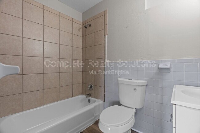 Building Photo - 5150 Wallingford Dr