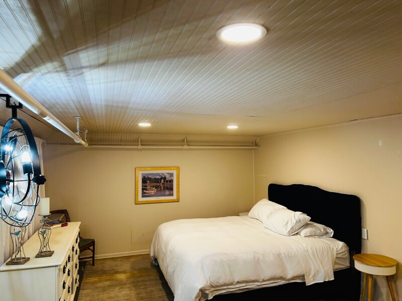 Building Photo - 10166 Glebe Rd