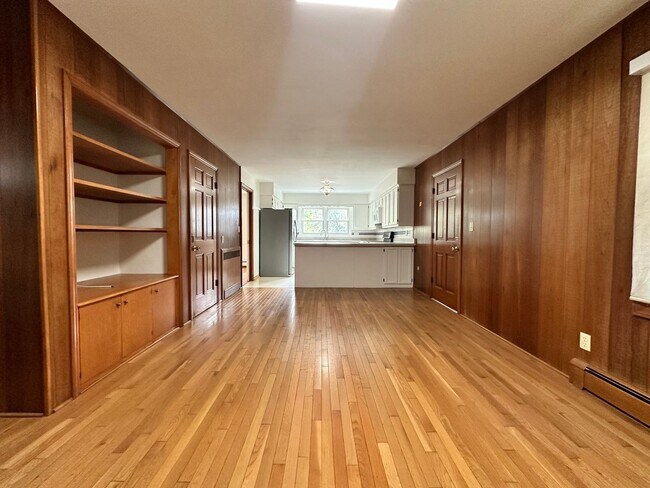 Building Photo - Four Bedroom Two and a Half Bath home avai...