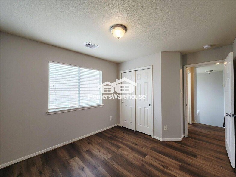 Building Photo - 4075 Mossy Spring Ln