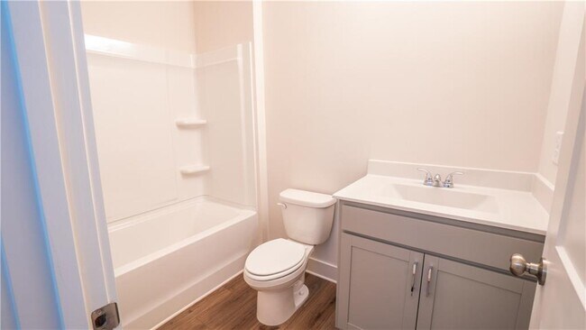 Building Photo - 1394 Cozy Cir SE