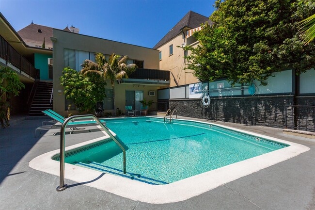 Pool - 1361 N Laurel Ave