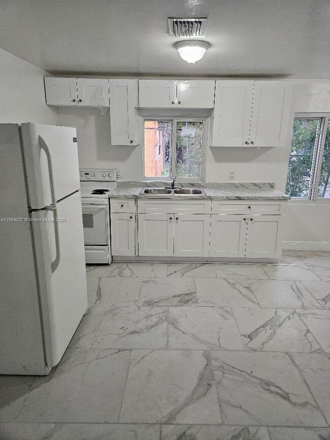 Building Photo - 148 NE 78th St