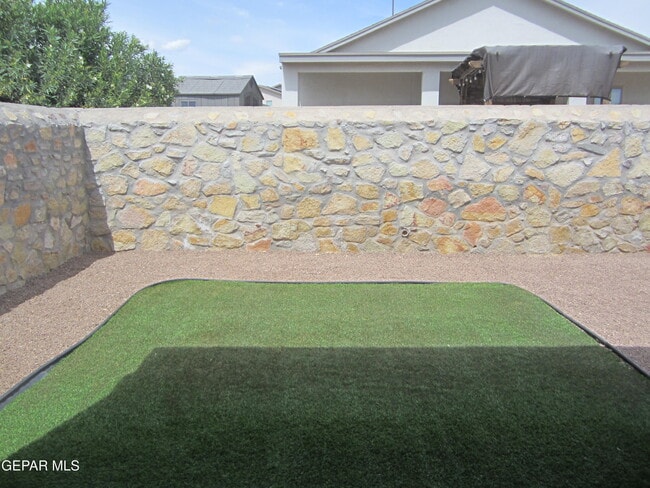 Building Photo - 323 Malta St