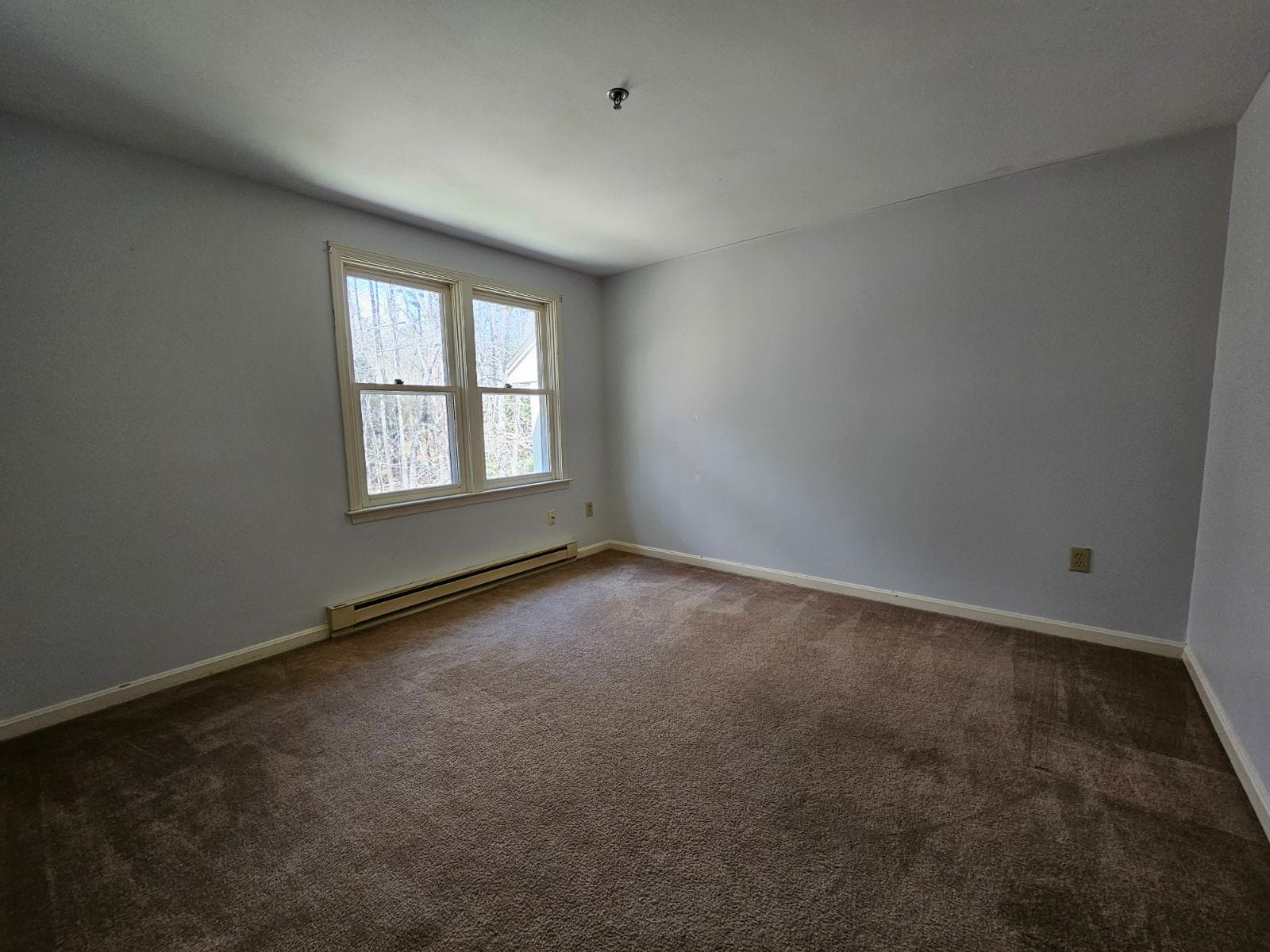Building Photo - 27 Candlewood Ln