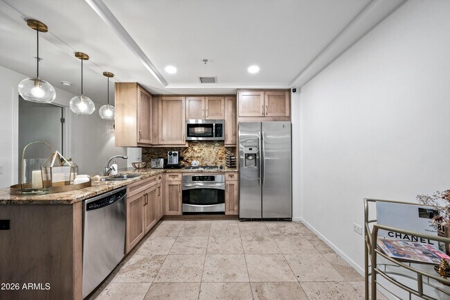 Building Photo - 7151 E Rancho Vista Dr