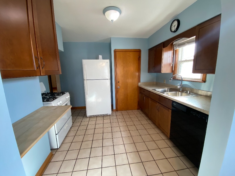 Building Photo - 6907 Gerald Ave