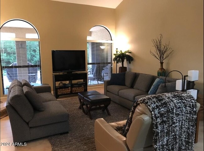 Building Photo - 26006 S Foxglenn Dr