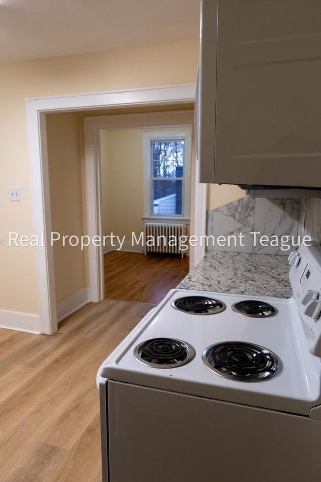 Building Photo - 64 Highland Dr