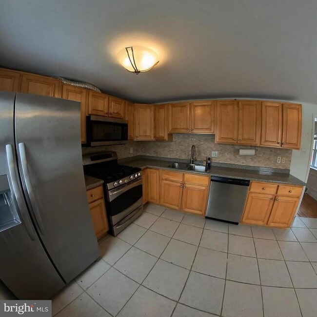 Building Photo - 2620 Taunton St