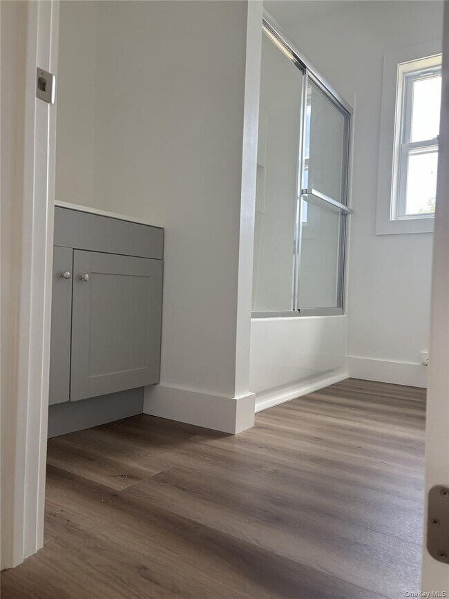 Building Photo - 6 Sharon Station Rd