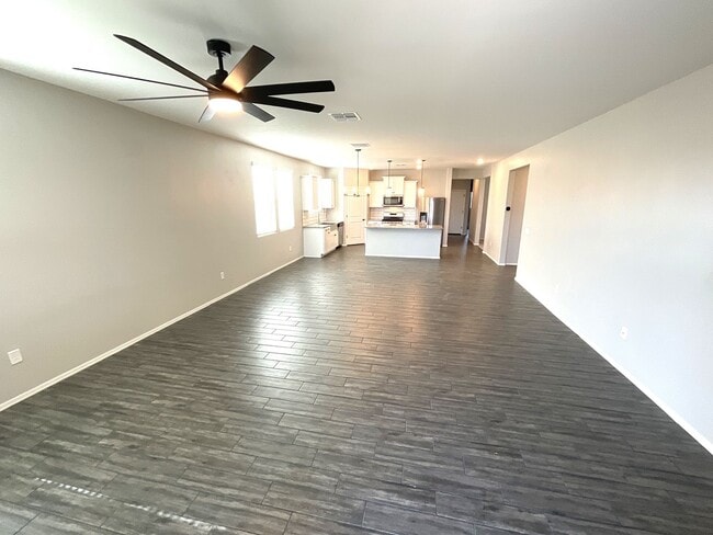 Building Photo - Mountain views in Rocking K Community