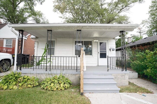 Primary Photo - Freshly Renovated 3-Bedroom Home – Quality...