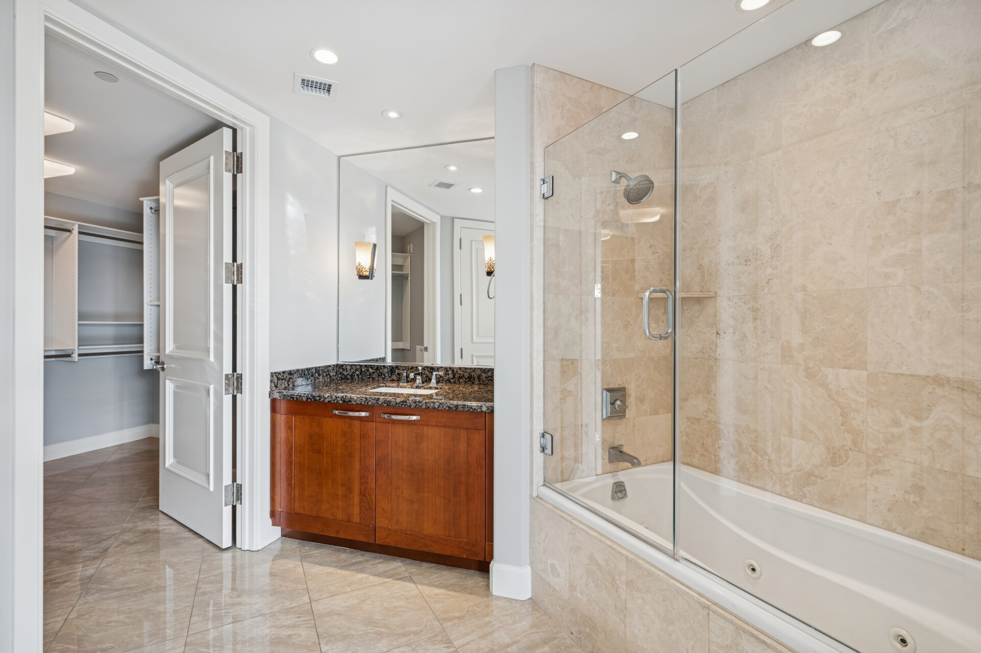 Building Photo - 5047 Scholarship