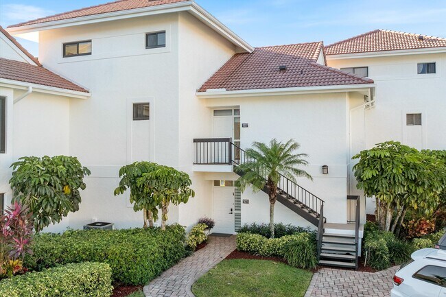 Building Photo - 19317 Sabal Lake Dr
