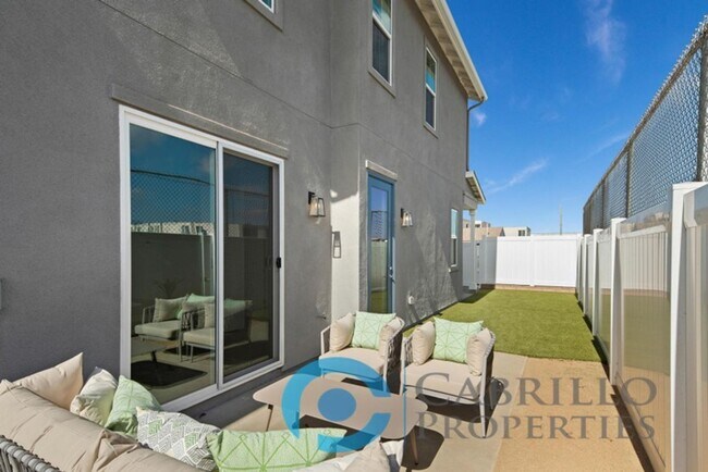 Building Photo - Brand New 3bd/3ba Home with Private Yard and Detached 1-Car Garage