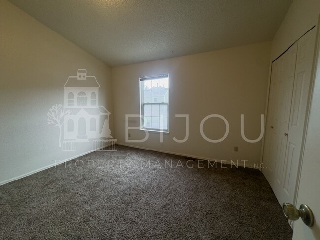 Building Photo - Gold Hill Townhome