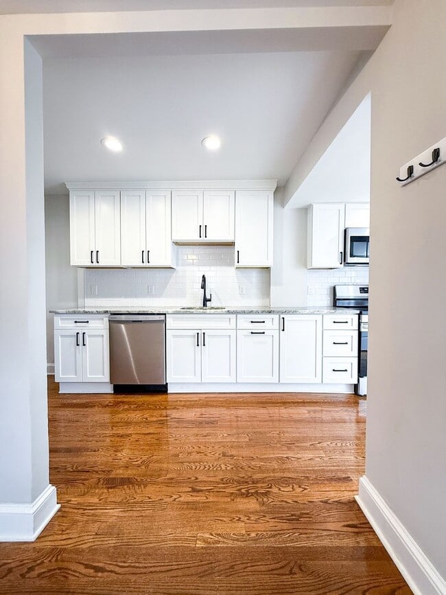 Building Photo - Stunning 3-Bedroom Twin Home in the Heart of Phoenixville! Available NOW!