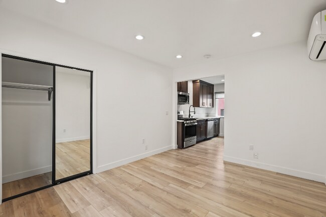 Building Photo - 410 Lucas Ave
