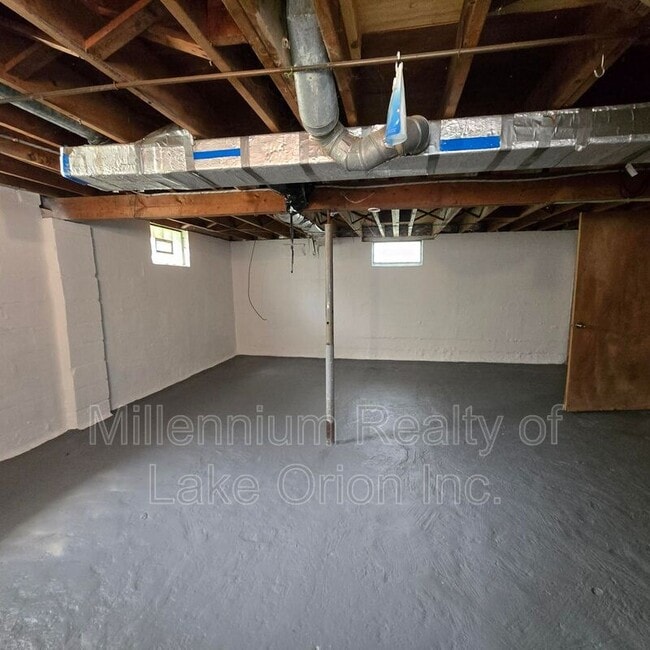 Building Photo - 774 E Beverly Ave