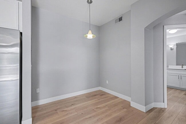 Building Photo - 3890 S Dayton St