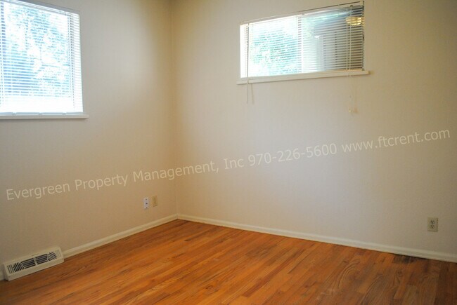 Building Photo - 1228 Southridge Dr