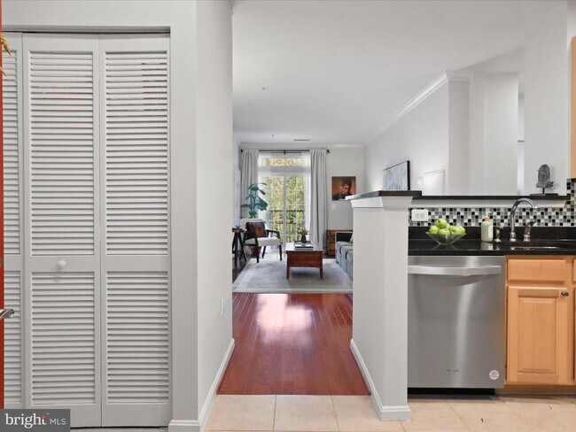 Building Photo - 2465 Army Navy Dr