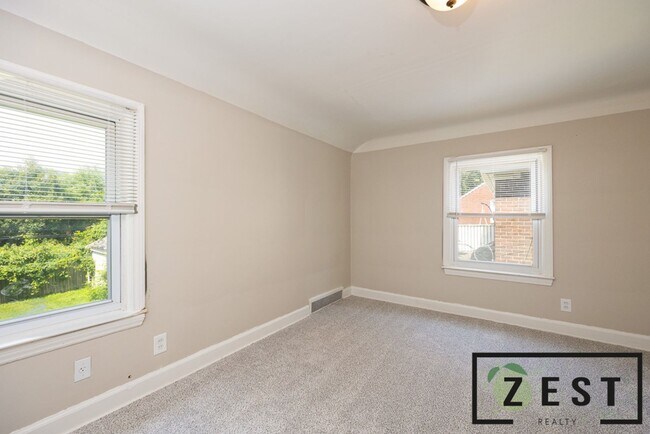 Building Photo - BEAUTIFUL 3 BD 1.5 BATH HOME!