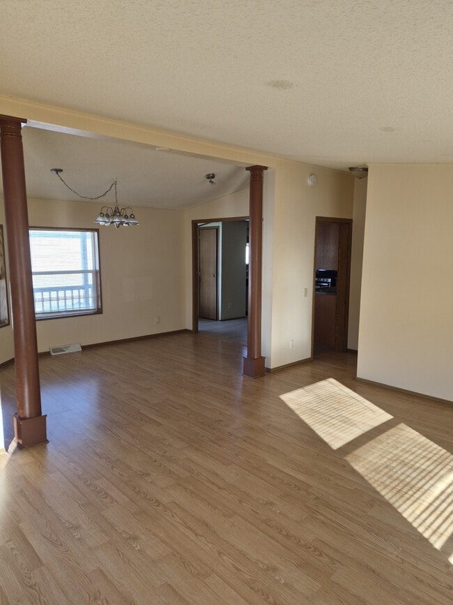 Building Photo - 134 Paddock Cir