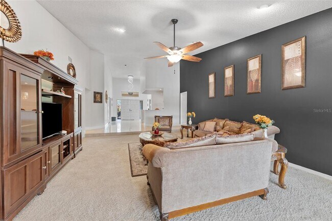 Building Photo - 6513 Thoroughbred Loop
