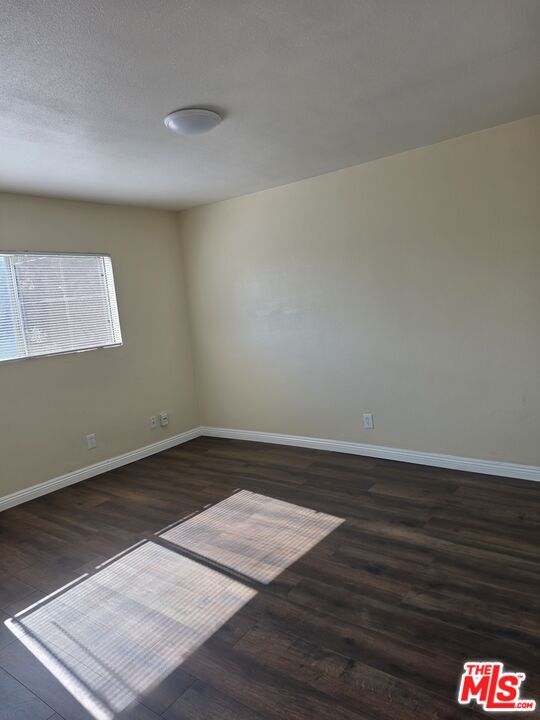 Building Photo - 754 E 84th Pl