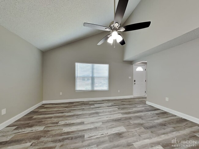 Building Photo - 4356 S Lockwood Ridge Rd