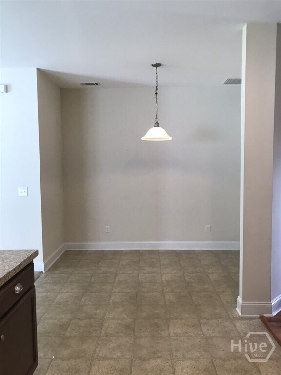 Building Photo - 210 Canyon Oak Loop