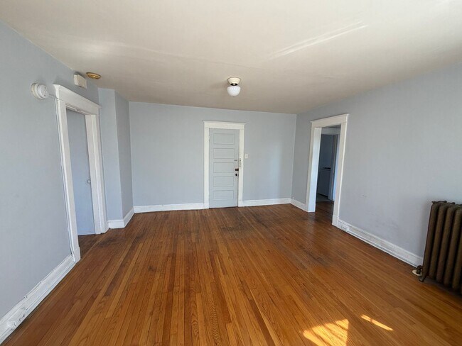 Building Photo - 23 Randall St