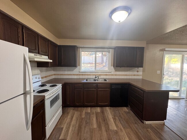 Building Photo - HANGMAN VALLEY 4 BEDROOM HOME