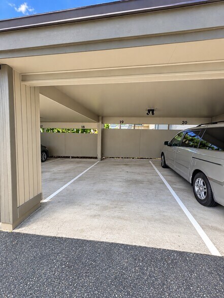 Building Photo - 666 Lake Villas Dr