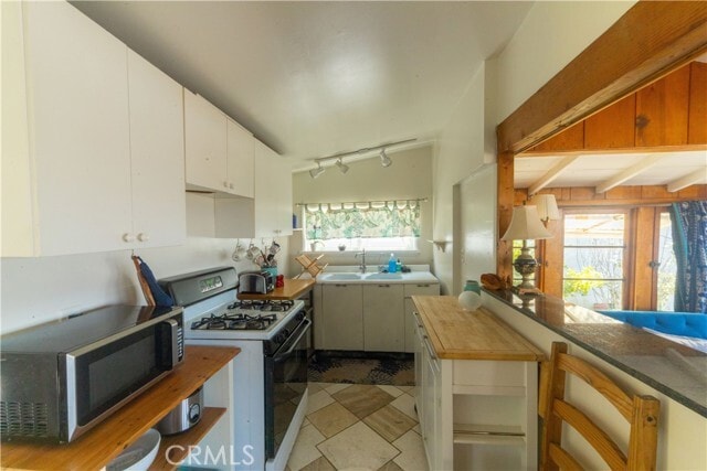 Building Photo - 34458 Camino El Molino