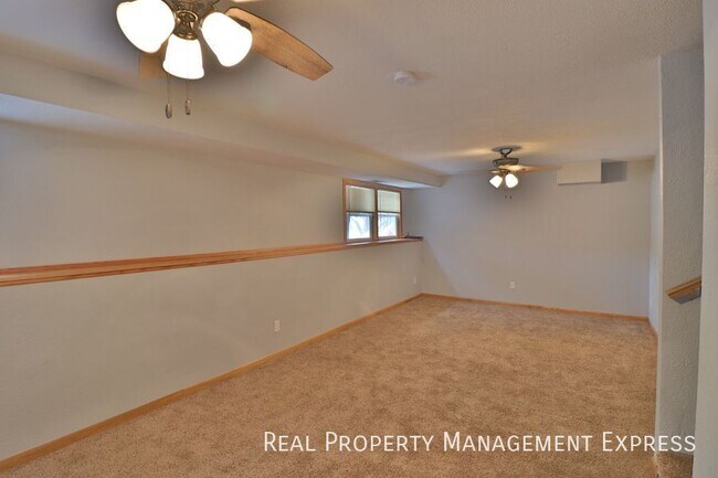 Building Photo - 2709 E Klondike Trail