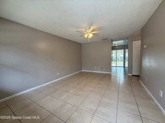 Building Photo - 324 Bay Ave